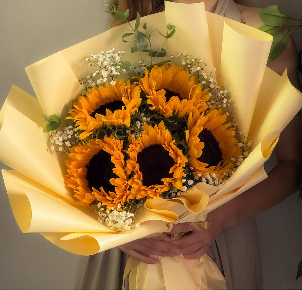 5 Sunflower Bouquet with Gypsophila