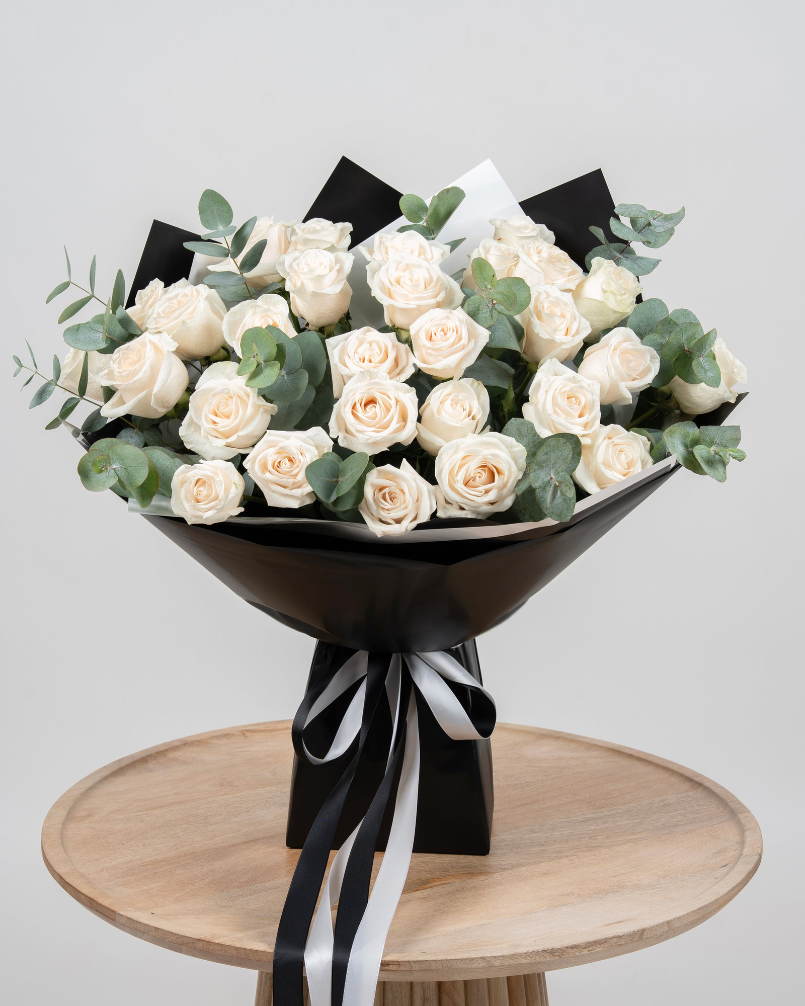 24 White Local Roses Bouquet